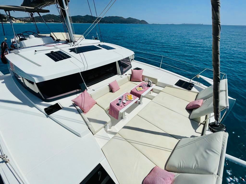 Catamarano giornata intera in Sardegna